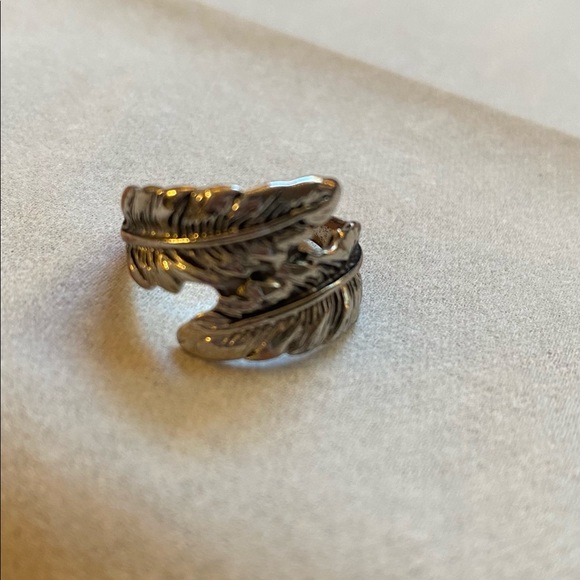 Leaf Ring - Picture 2 of 2